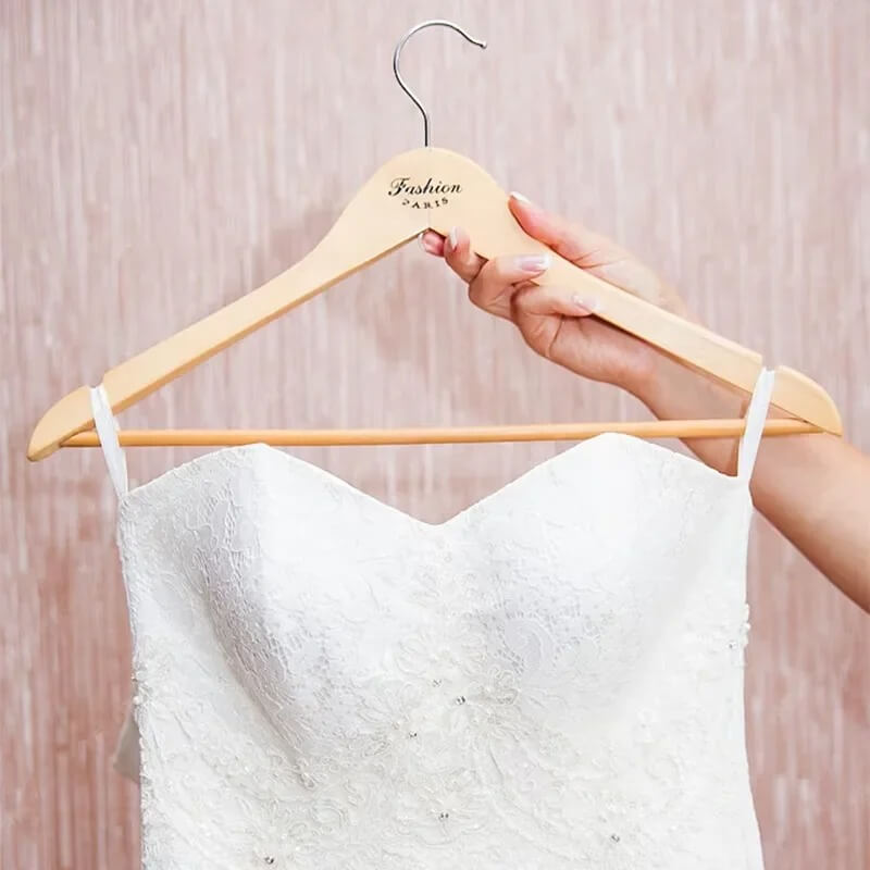 Par de Cabides de Madeira Personalizados Com Seu Nome - Para Casamento e Eventos